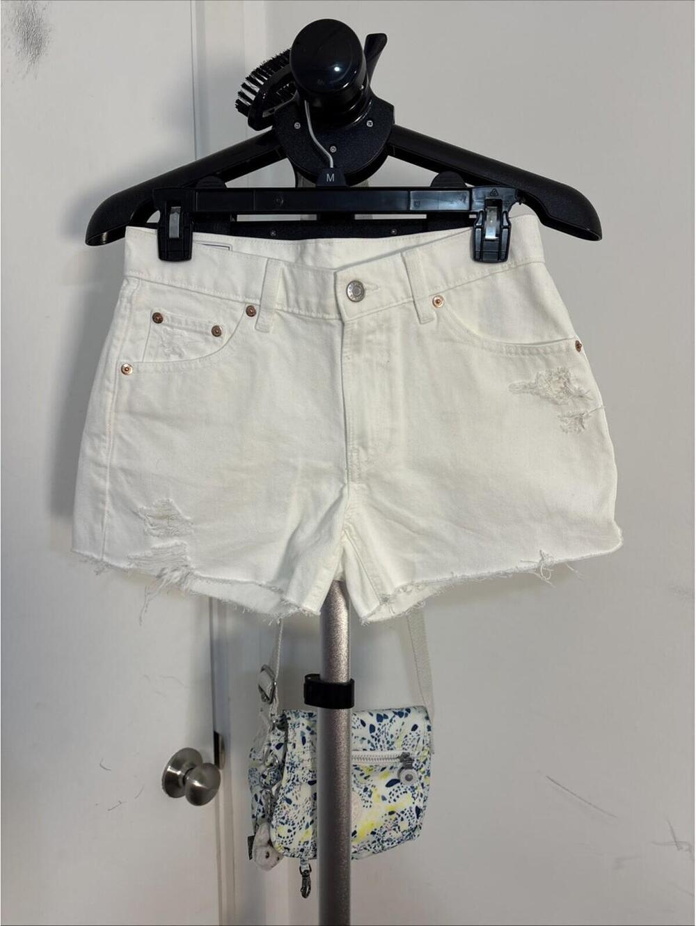 GAP Women's White Denim Shorts 5" Inseam 5 Pocket Mid Rise Shorts Size 4 Cut-off